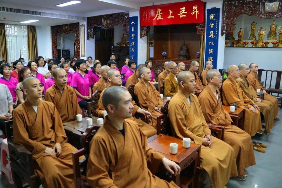 寻找答案,尽在考研应该选择好学校还是应该选择热门专业?